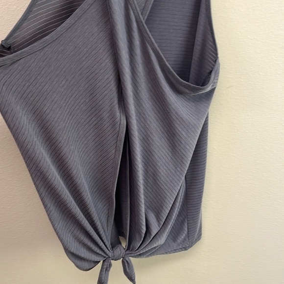 Athleta Essence Gray Textured Stipe Back Twist Tie Tank SzM - Picture 8 of 8